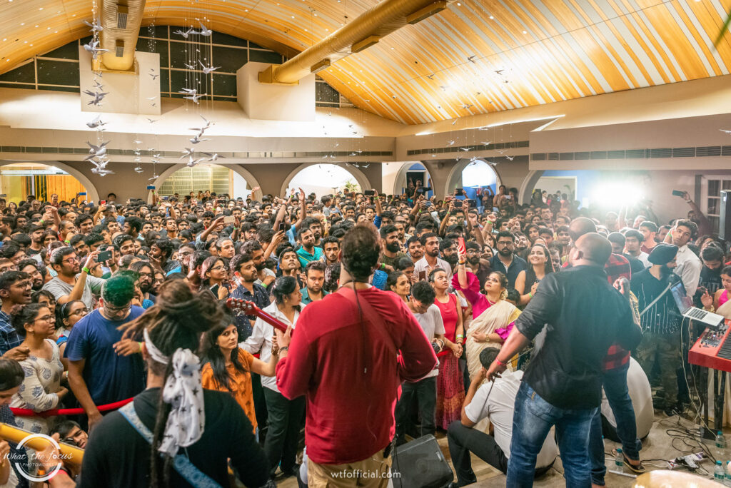 crowd during south side story
